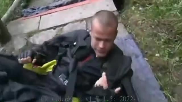 AMAZING! Jeb Corliss performs flying dagger through 4-metre-wide valley in China