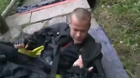 AMAZING! Jeb Corliss performs flying dagger through 4-metre-wide valley in China