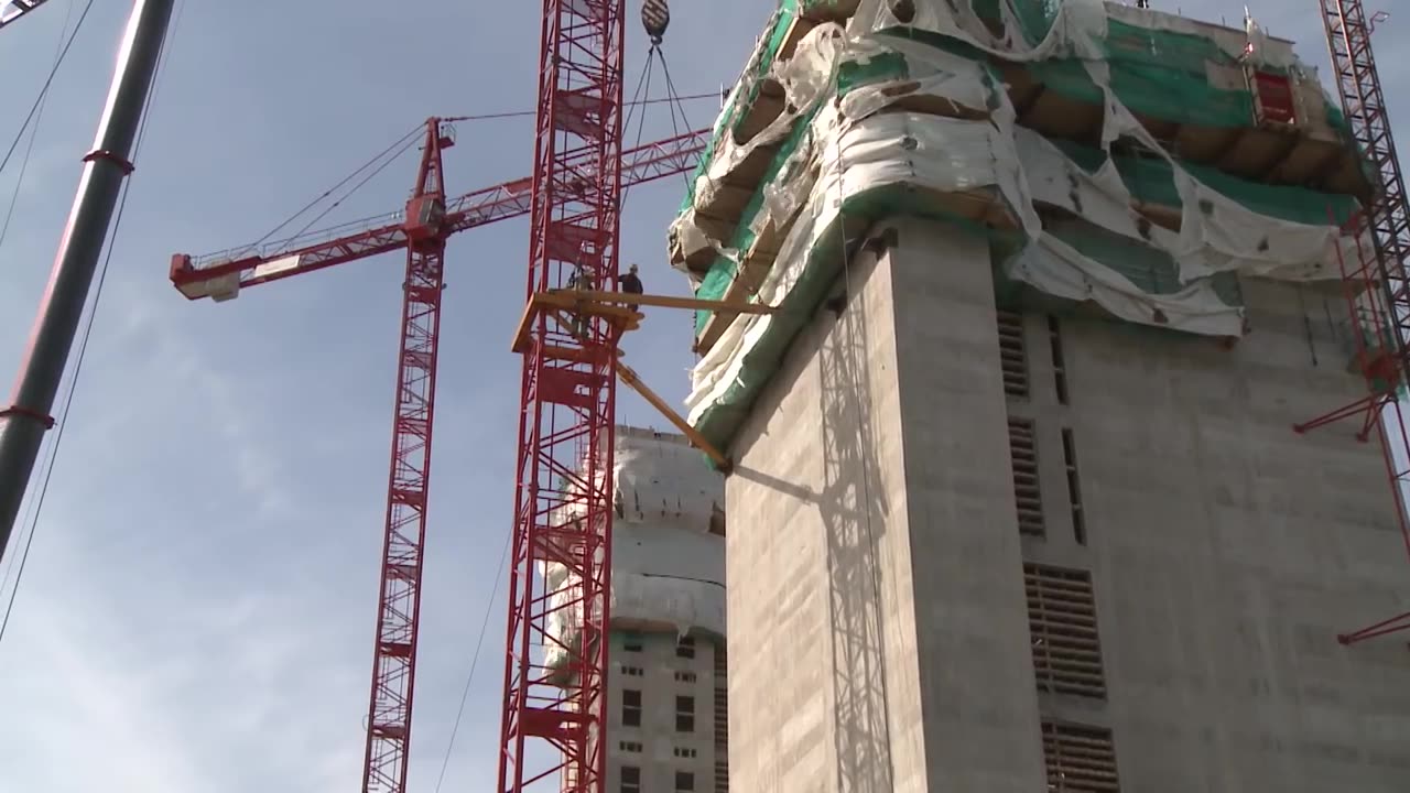 How to build a tower crane