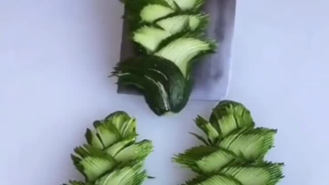 How to make a Christmas tree from a 🥒🌲 cucumber