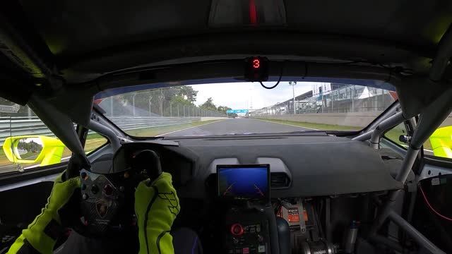 WOW!!! Fast Lamborghini Huracan in 1 LAP!!