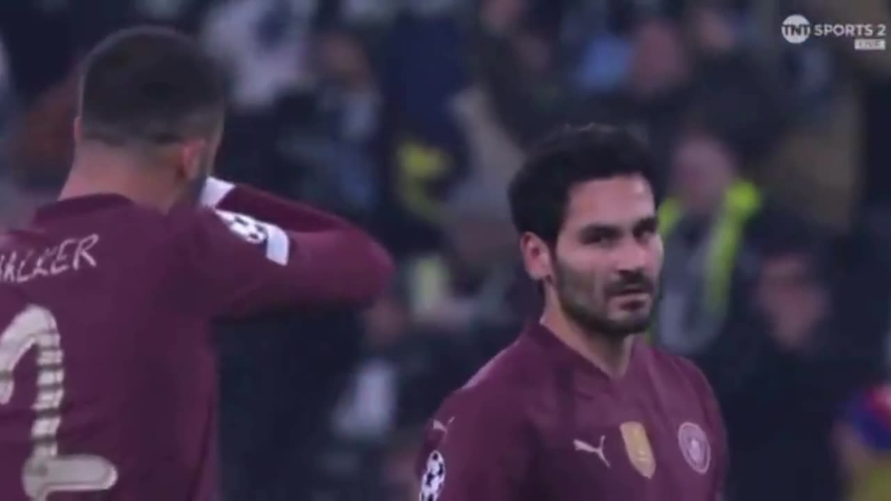 That look to Walker… Gundogan is all of Man City fans