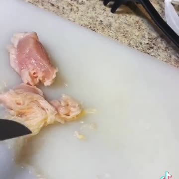 LAB MEAT SOLD AT WALMART: Results of cleaning meat with vinegar 🤢