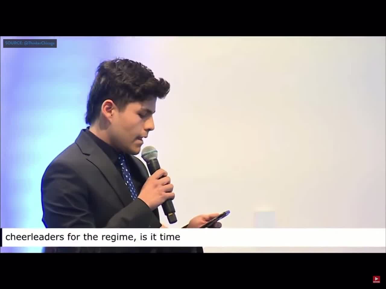 Christopher Phillips asks Brian Stelter of CNN a question 🙋‍♂️