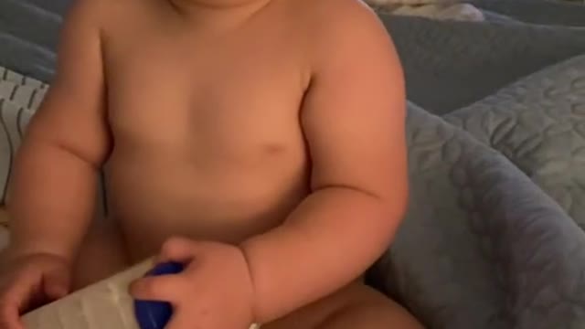 Baby doesn’t recognize mom with glasses on