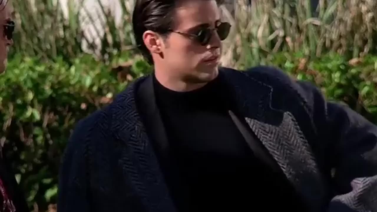 Intr in 90s Friends