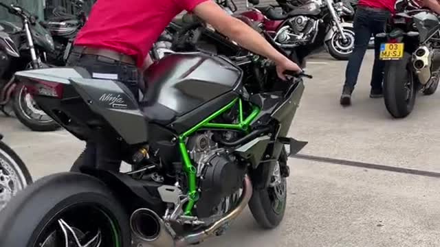 Fastest bikes of the world! #kawasaki #kawasakih2 #h2