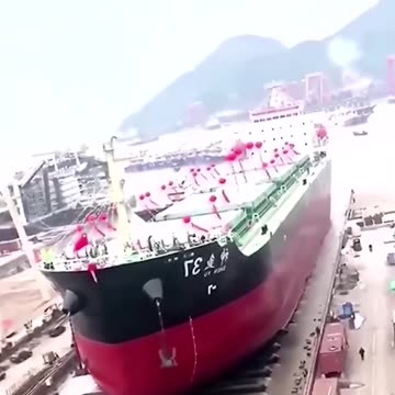 The workers of the Russian docks have iron nerves