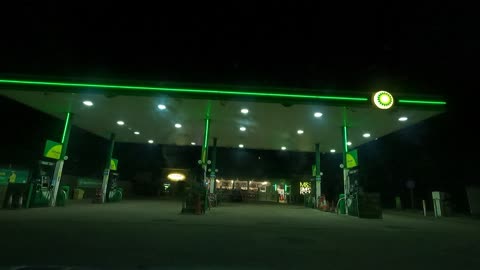 Night vlog at a petrol station. Dartmoor 2022