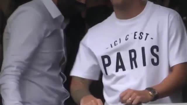 Messi - Total Madness When He Arrived In Paris!
