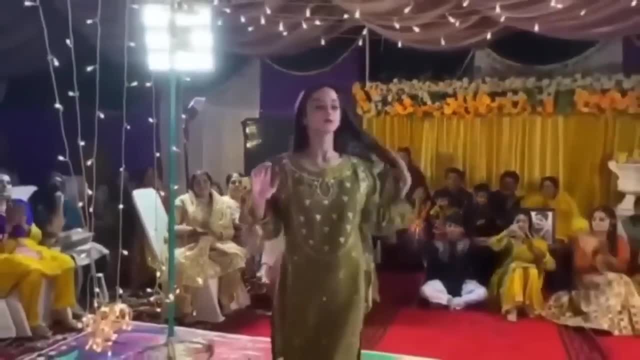 Mera Dil Ye Pukare Aaja tik tok full video