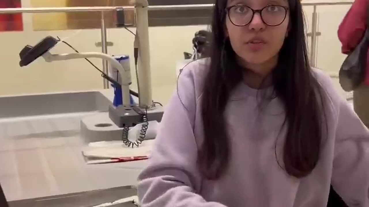 Checking single item at the cashier