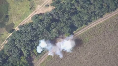 💥 Lancet drone destroys Ukrainian howitzer