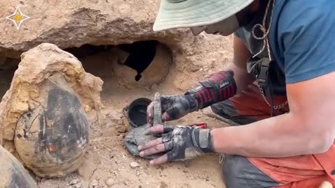 Moment # of # finding # treasure # full # of gold and jewels treasure hunting using meta