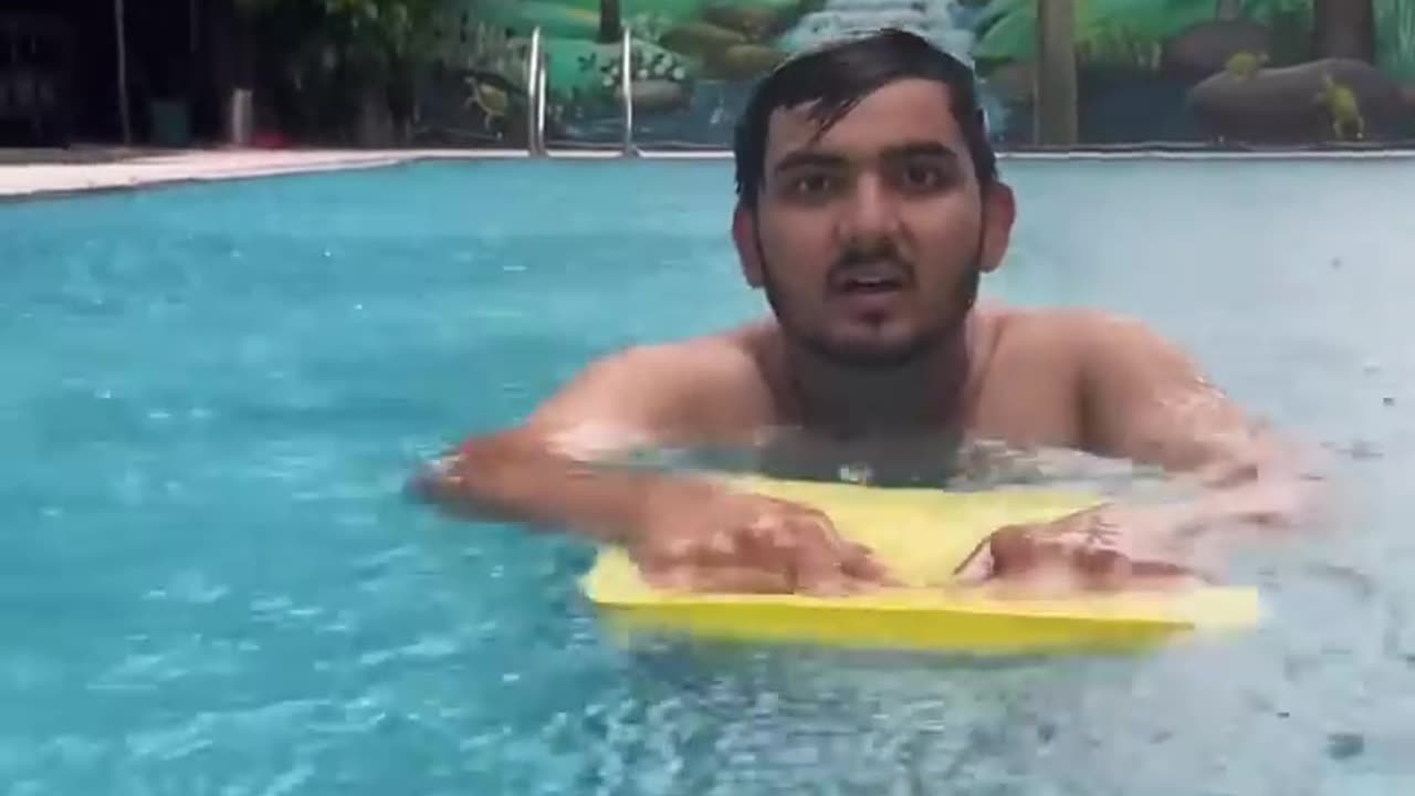 Me every time at swimming pool 🏊🏻♀️ | Hassu
