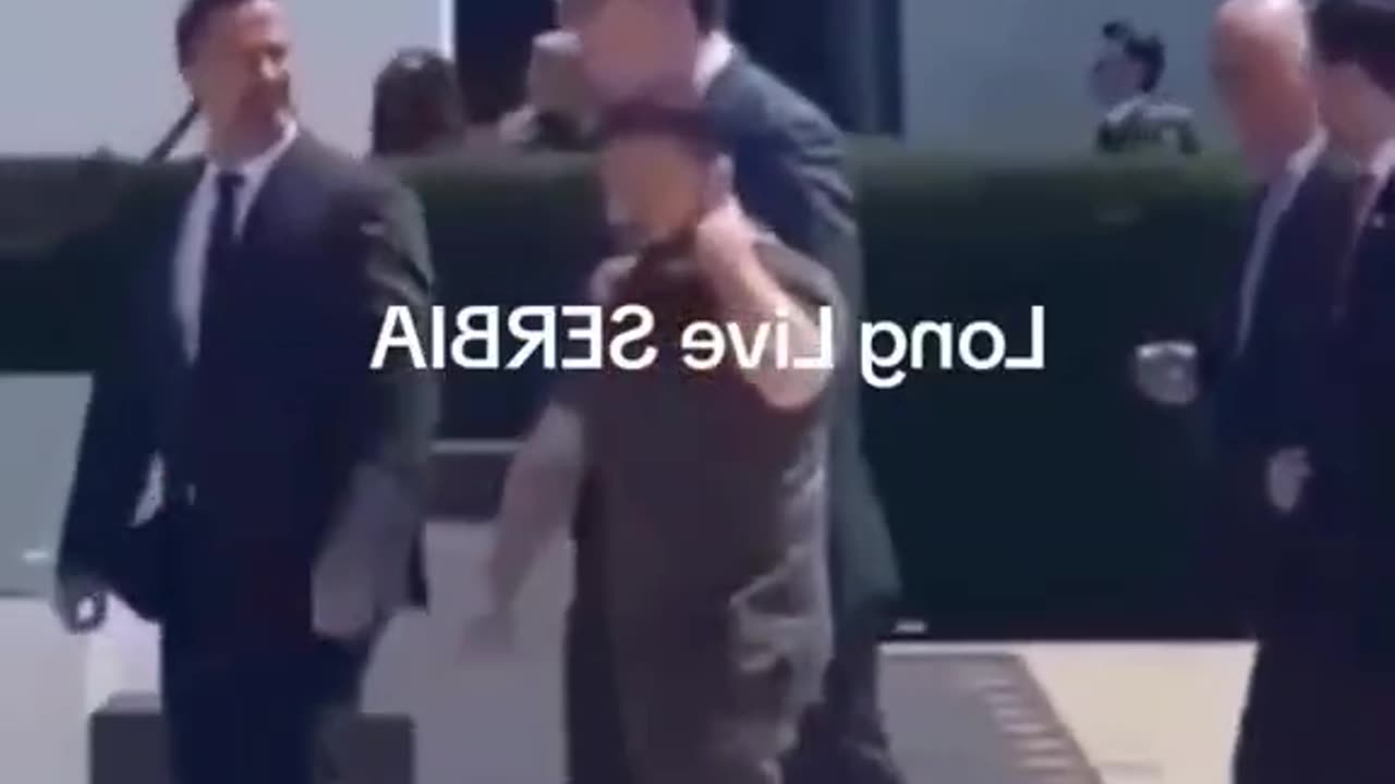Serbs mocking Zelensky to his face!