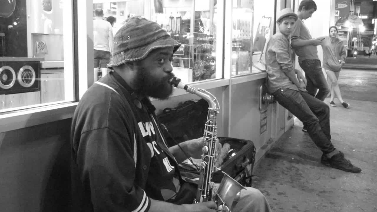 Henry Sax: "The Worst" - Busking in New York