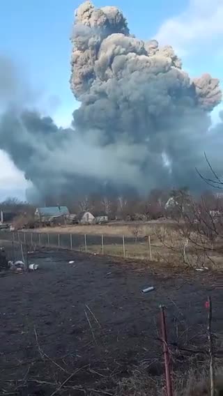 Arms depot in Kalynivka, Ukraine reportedly blown up