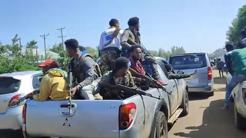 አርበኛ ዘመነ ካሴ በፋኖዎች ታጅቦ ከእስር ቤት ተፈቷል!