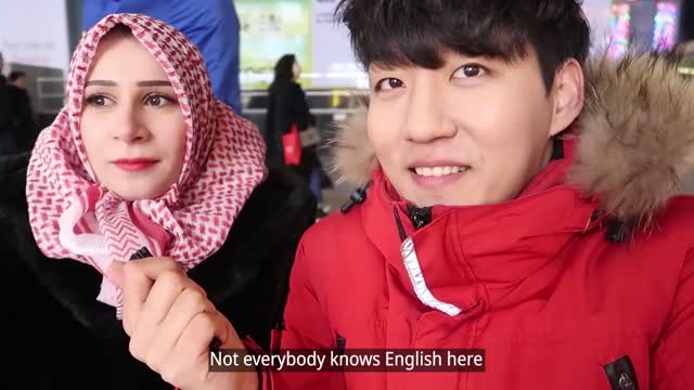 Do Koreans Help Muslims? | Hijab vs No Hijab