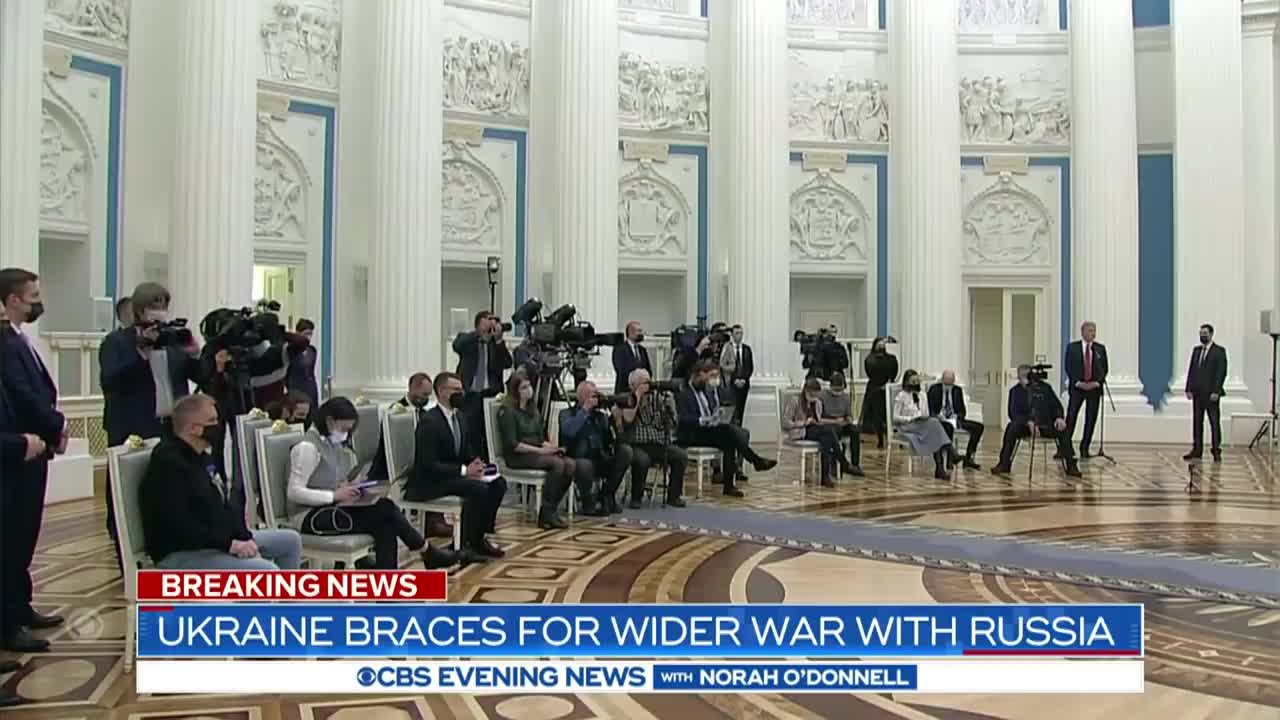 Russia Braces For War With Ukraine