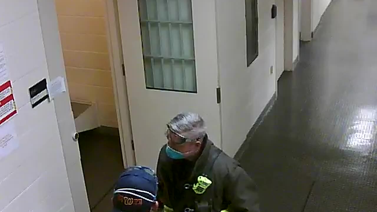1665HQOB02PrisonerProcessingCell_2021-01-06_15h40min01s587ms.mp4