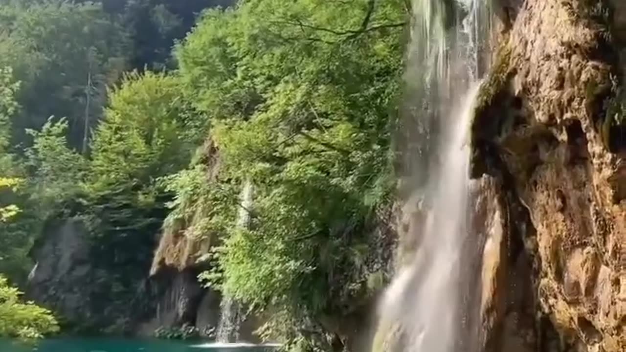 Summer waterfall #naturelover #travel #outdoorbathroom #nature #honeymoondestination #honeymoonsuite