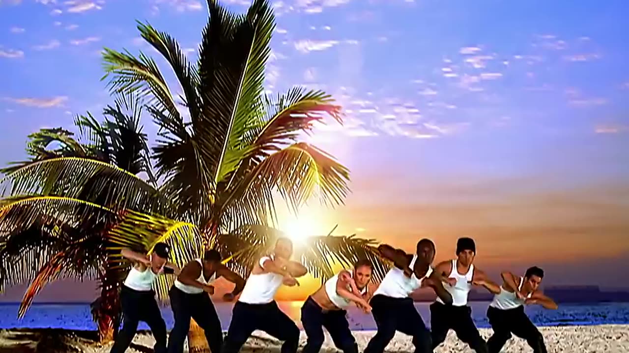 Jennifer Lopez - Love Don't Cost a Thing