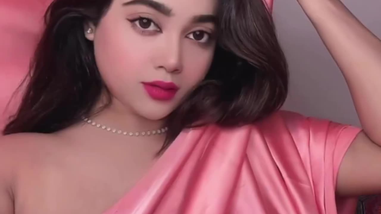 Micky Top Or Saree 😍 | Lovely Ghosh New Transition Video ❤️🔥