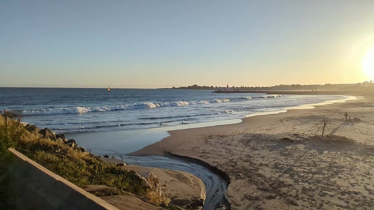 Enjoy Nature at the Twin Lakes Beach.