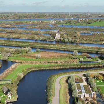 Monstrous high-tech city instead of 3,000 farms?