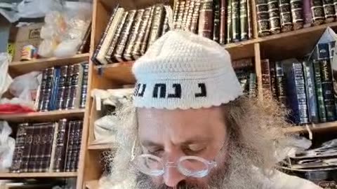 הרי שהלך לשחוט את פסחו ולמול את בנו ושמע שמת לו מת יכול יטמא אמרת לא יטמא - שיר נ נח מסכת נזיר דף מח