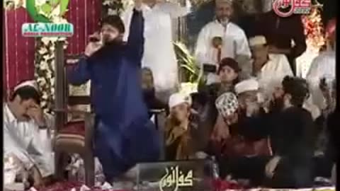 Bhar do jholi mere ya muhammad, by owais raza qadri,