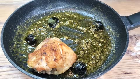 I have never eaten such delicious chicken! Incredible chicken thigh recipe quick and easy.