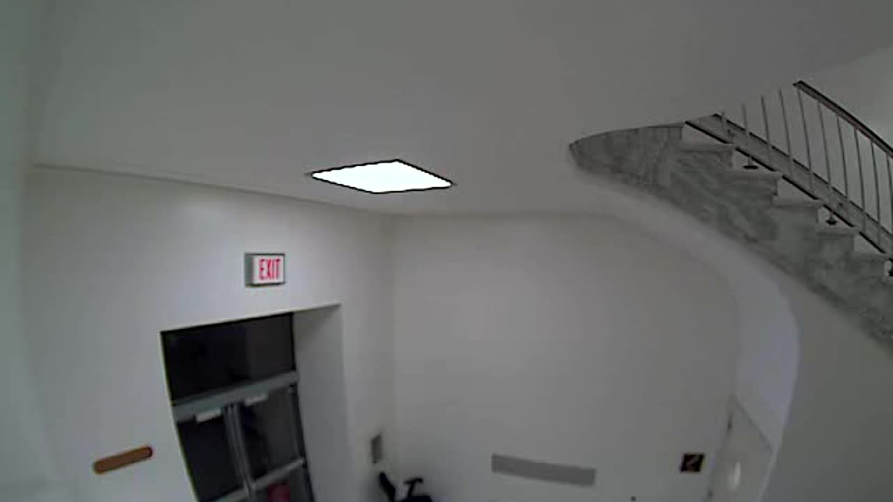 3163RHOBGRStair6FireExitDoor_2021-01-06_03h00min02s147ms.mp4