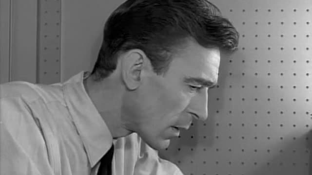 The Twilight Zone S02E18 The Odyssey of Flight 33