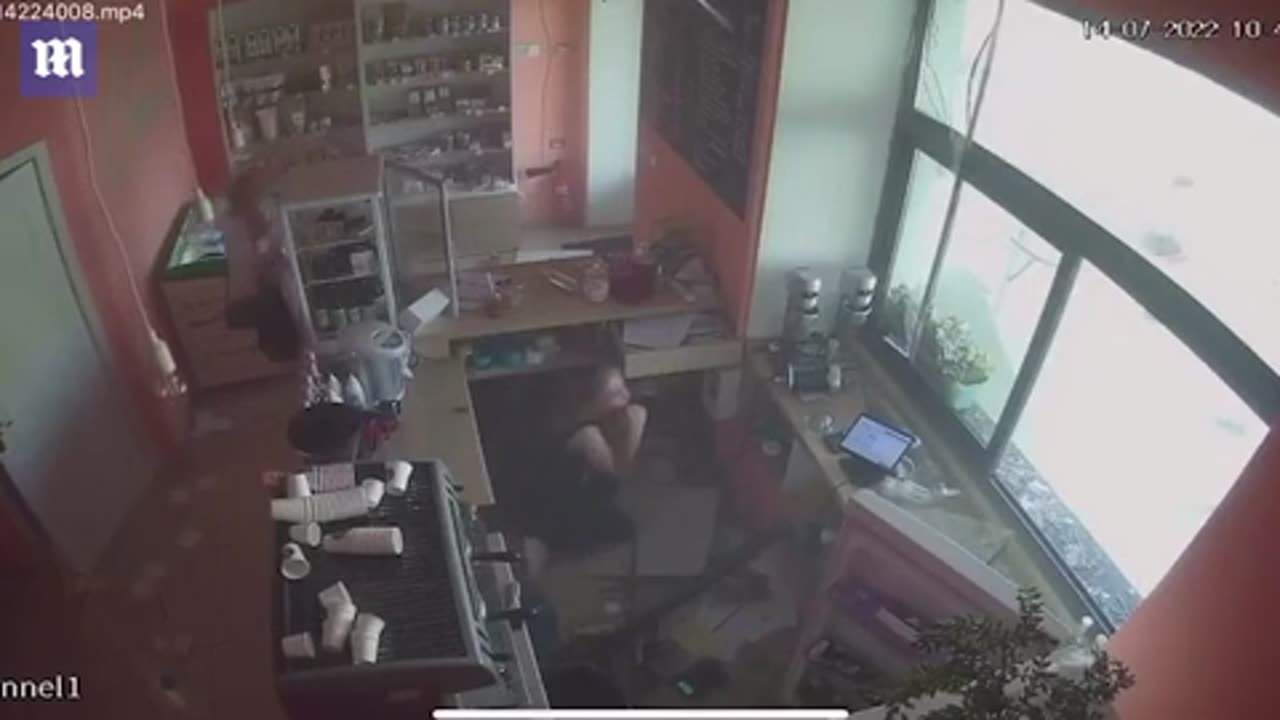 Café staff thrown to floor as Russian missile strikes Vinnytsya