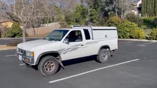 Nissan Hardbody ( Walk around )