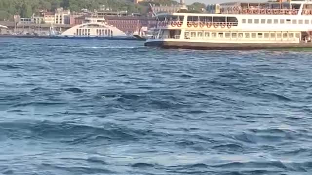 اجمل بحر في اسطنبول رائع. İstanbul'un en güzel denizi Eminönü