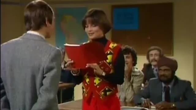 مسلسل Mind Your Language الموسم الاول الحلقة 2 مترجمة