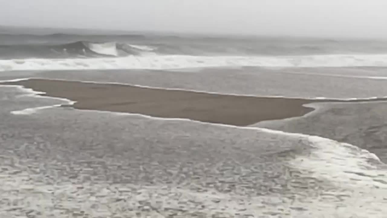 Hurricane Henri Tropical Storm August 21st 2021 Rockaway Beach NY USA 🇺🇸 Atlantic Ocean beach NYC