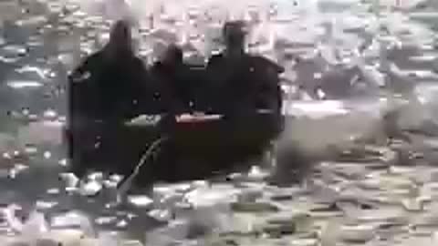 Agressive Water Rafting
