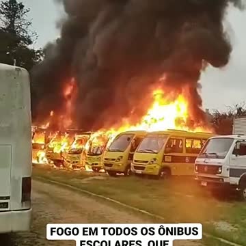 ÔNIBUS A SEREM ENTREGUES QUEIMADOS