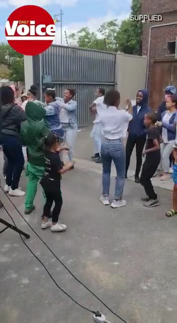 Jong DJ’s kwaai toiletry drive