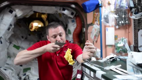 Pudding EATING in Space Station not an EASY task