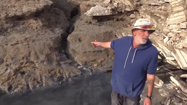 Él es el único marinero del Mar Muerto