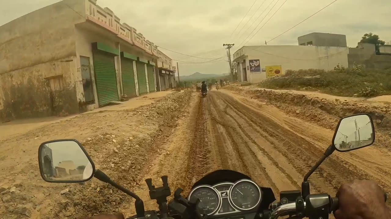 Vlog bike ride in Pakistan city ,people, out of city very interesting vloge must watching