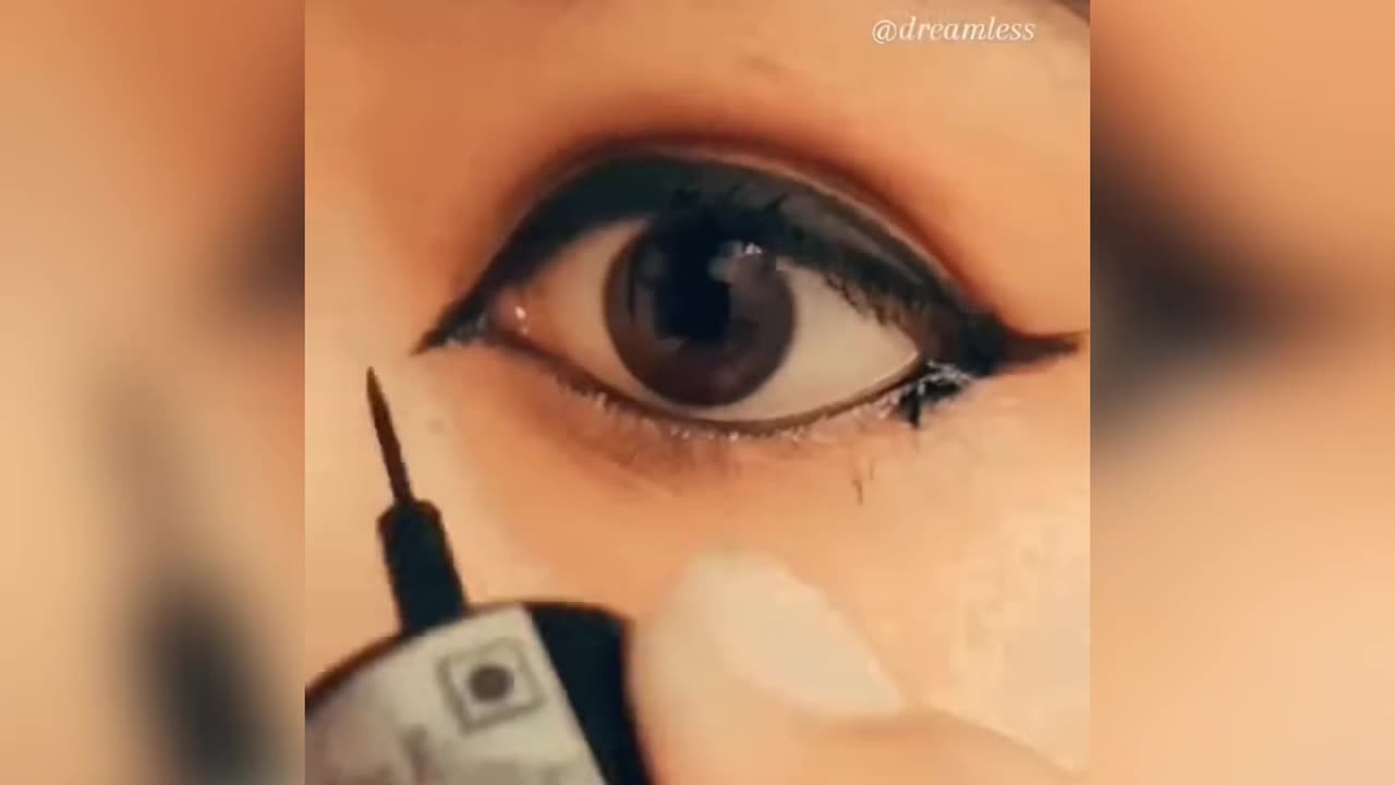 Eye makeup