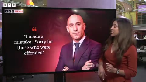 Luis Rubiales: Calls for resignation over Jenni Hermoso kiss - BBC News