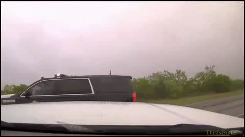 Dashcam video shows police chase with alleged human smugglers